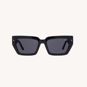 Dezi “switch” sunglasses
